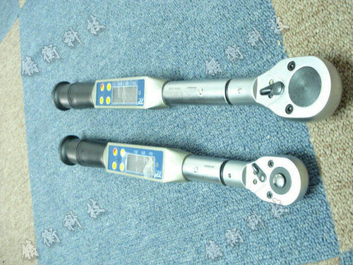 ���@Ť������